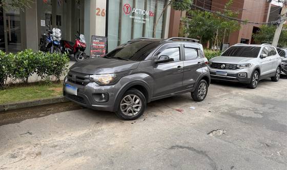 FIAT MOBI 1.0 EVO FLEX TREKKING MANUAL FIAT MOBI 1.0 EVO FLEX TREKKING MANUAL